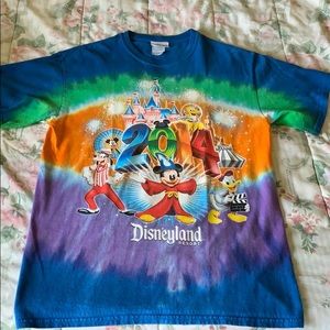 DisneyLand T-shirt. Medium Tie-dye shirt - 2014